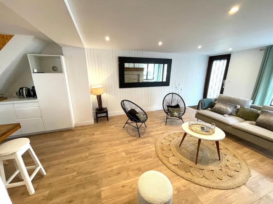 Ferienhaus Maison A Petit Philippe .1mn De La